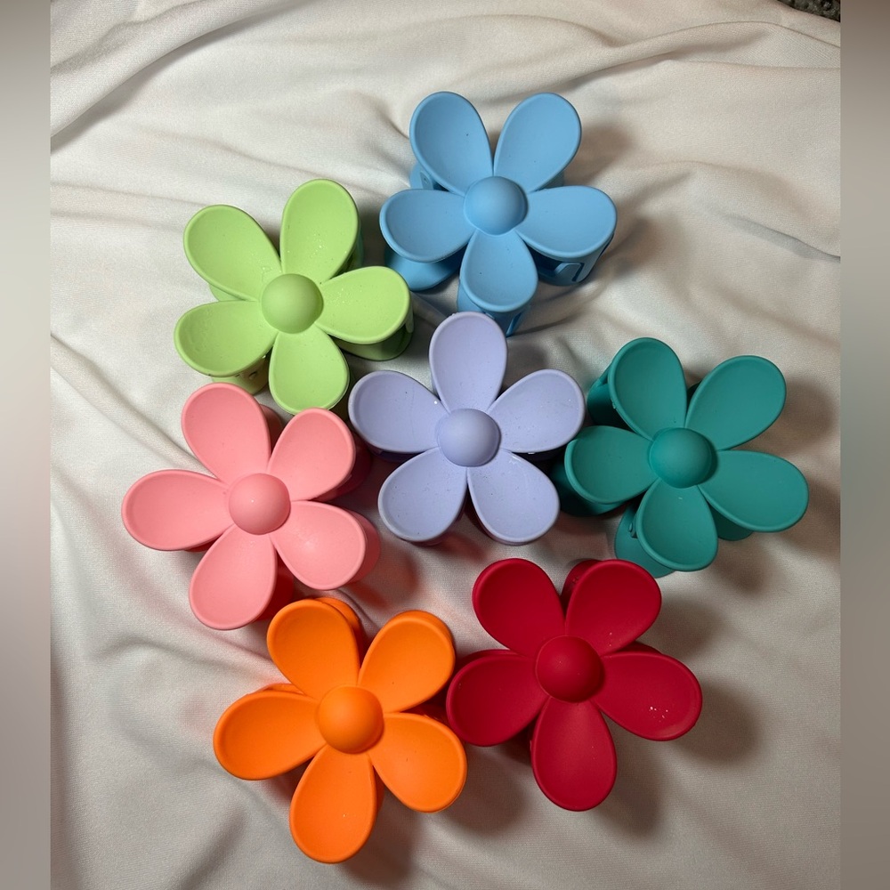 7 Amazon Flower Hair Clips Set - Multicolor